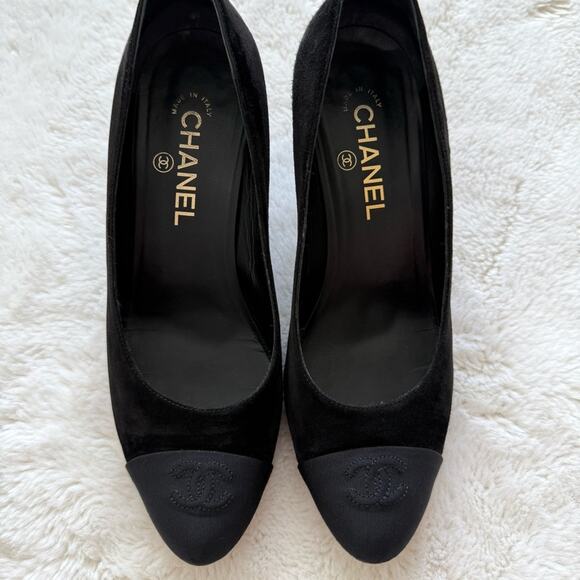 CHANEL women suede heels with pearls  size 38C EU Authentic - Picture 2 of 9